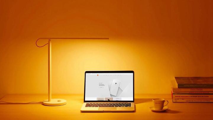 Produktbild Xiaomi Mi LED Desk Lamp (300 lm)