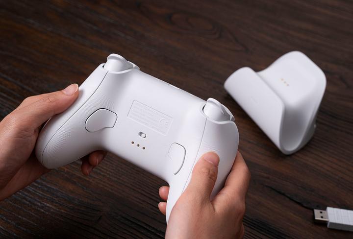 Image du produit 8bitdo Ultimate Controller avec station de chargement (Switch, PC)