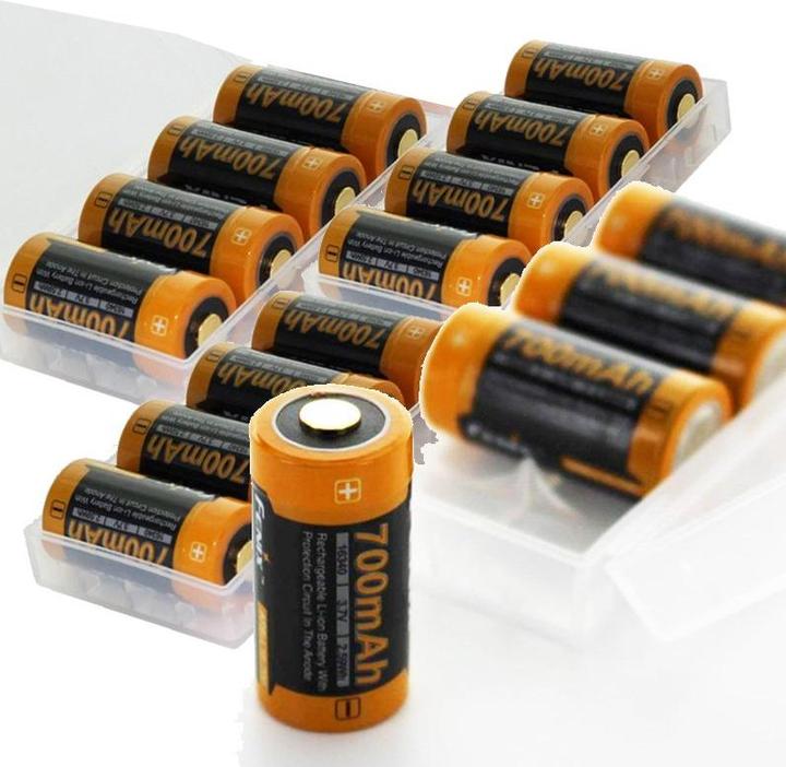 Actual product image AccuCell 8x quick charger and 16 pcs CR123A Li-ion battery pack (1 pcs., CR123A, 760 mAh, Battery + charger)