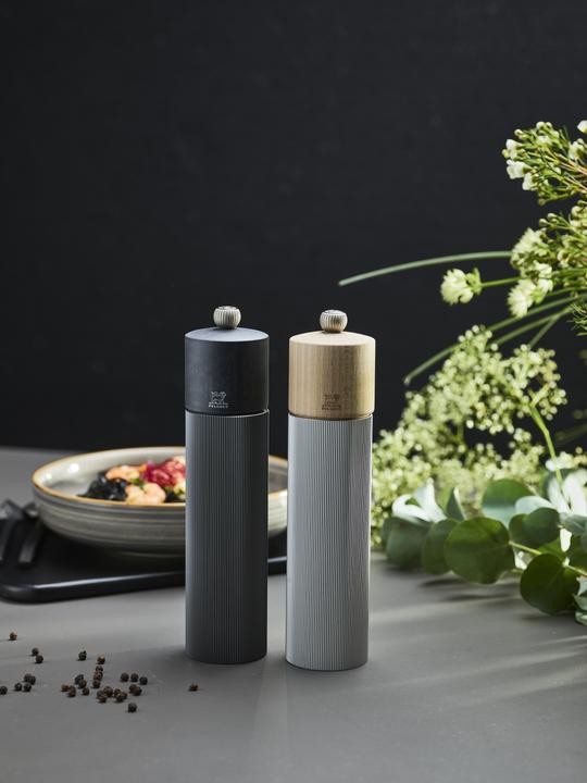 Actual product image Peugeot Pepper mill LINE 22 cm carbon black (Pepper)