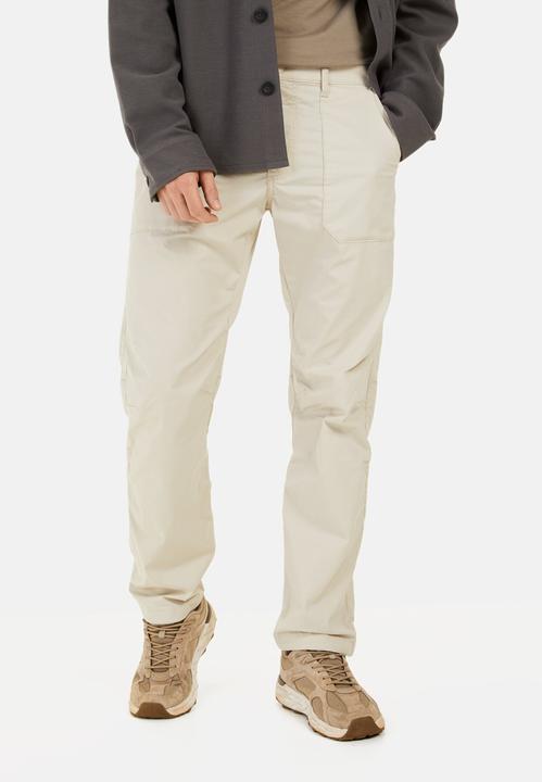 Actual product image Camel Active Leichte Chino im Relaxed Fit (38)