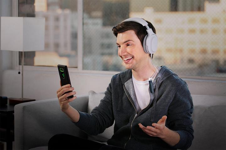 Actual product image Razer Seiren BT