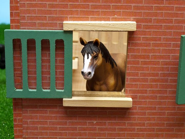 Produktbild Sombo Horse Stall mit 7 Boxen