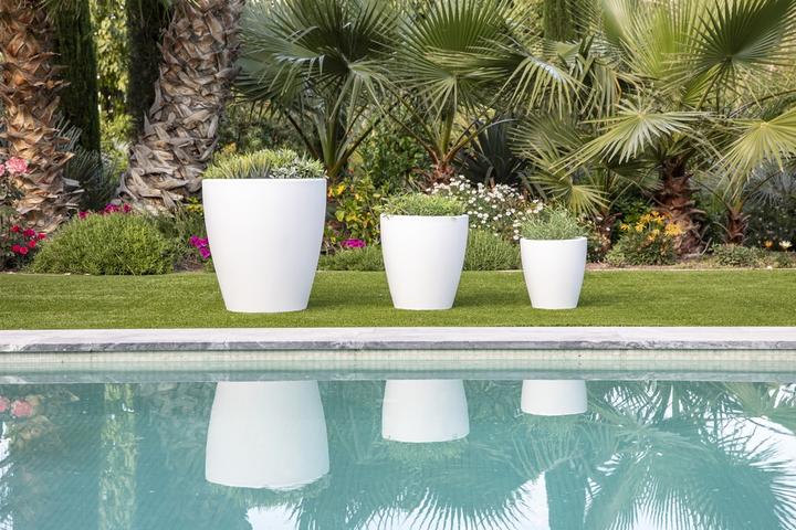 Actual product image Newgarden VIOLETA 55 planter, tub XXL large double-walled round, high ø55x60cm black 68L with water