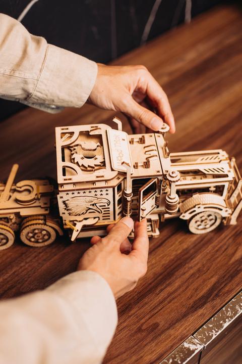Immagine prodotto Wood Trick Camion - autoarticolato - kit di costruzione in legno 3D