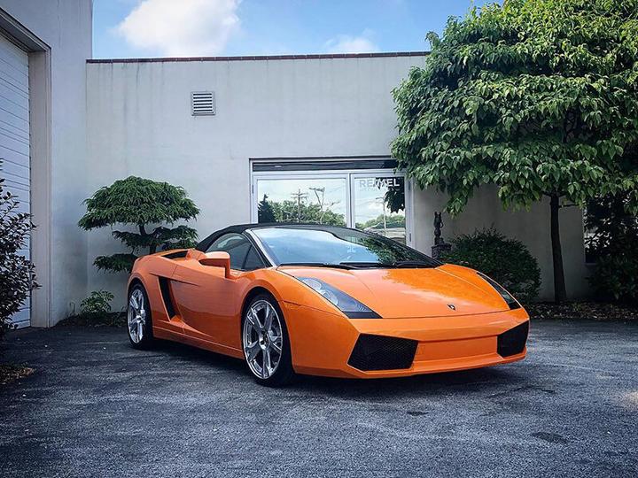 Actual product image Smartbox Expérience de conduite sensationalelle : virée de 30 minutes en Lamborghini pour 2 (2 pers.)