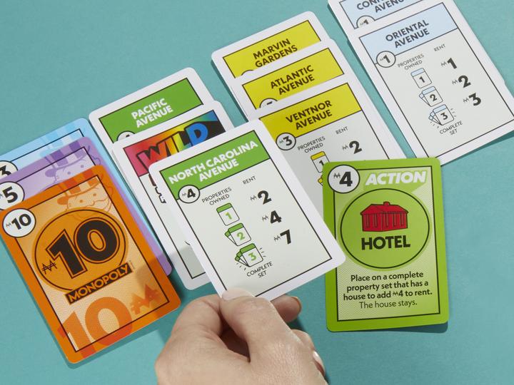 Actual product image Monopoly Deal Refresh (German)