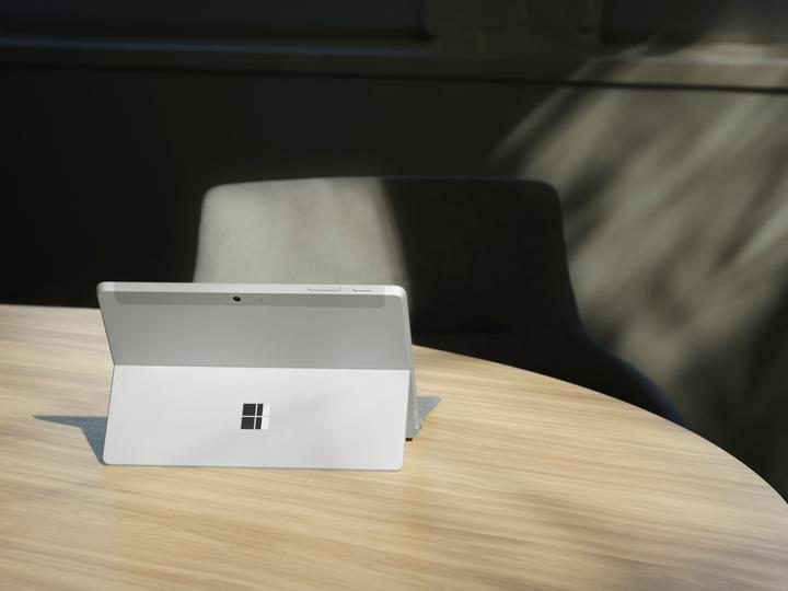 Produktbild Microsoft Surface Go 3 (10.50", Intel Pentium Gold 6500Y, 8 GB, 128 GB)