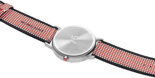 Produktbild Mondaine Official Swiss Railways Watch, Jubiläumsmodell 75 Jahre Schweizer Bahnofsuhr. (Analoguhr, Swiss Made, 30 mm)
