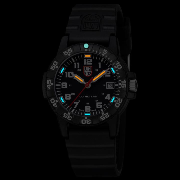 Immagine prodotto Luminox Tartaruga marina Leatherback Serie 0300 (Orologio da polso analogico, Fatto in Svizzera, 39 mm)