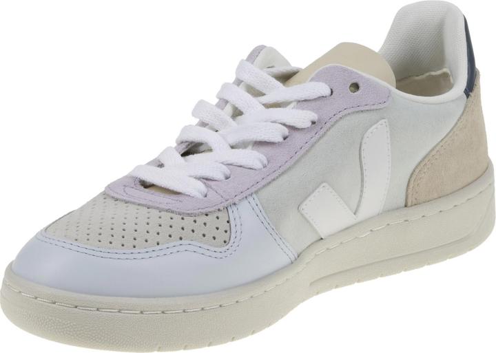 Actual product image Veja V-10 (36)