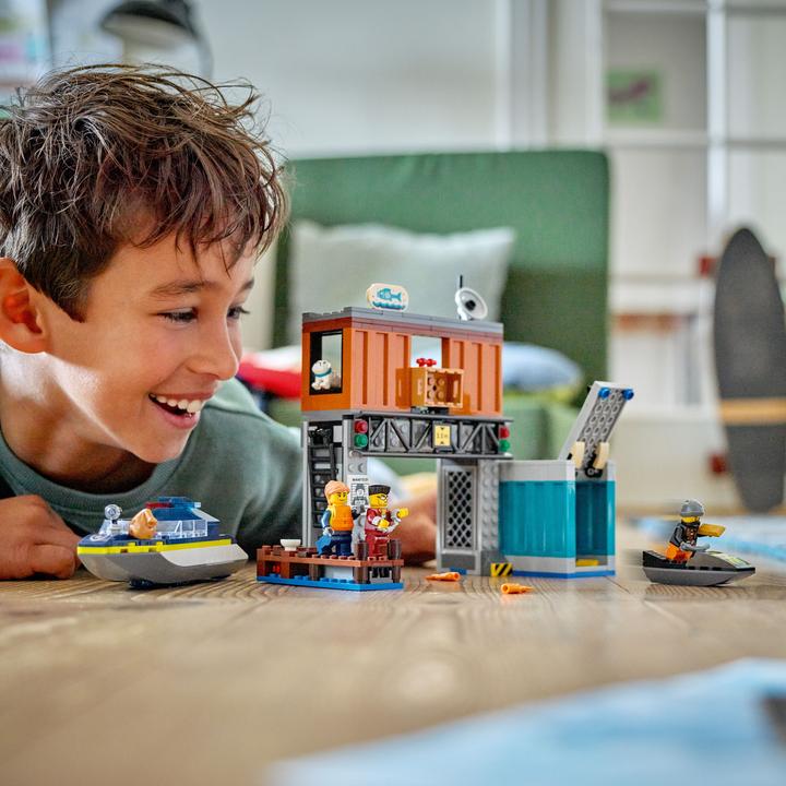 Produktbild LEGO Police Speedboat and Crooks' Hideout (60417, LEGO City)