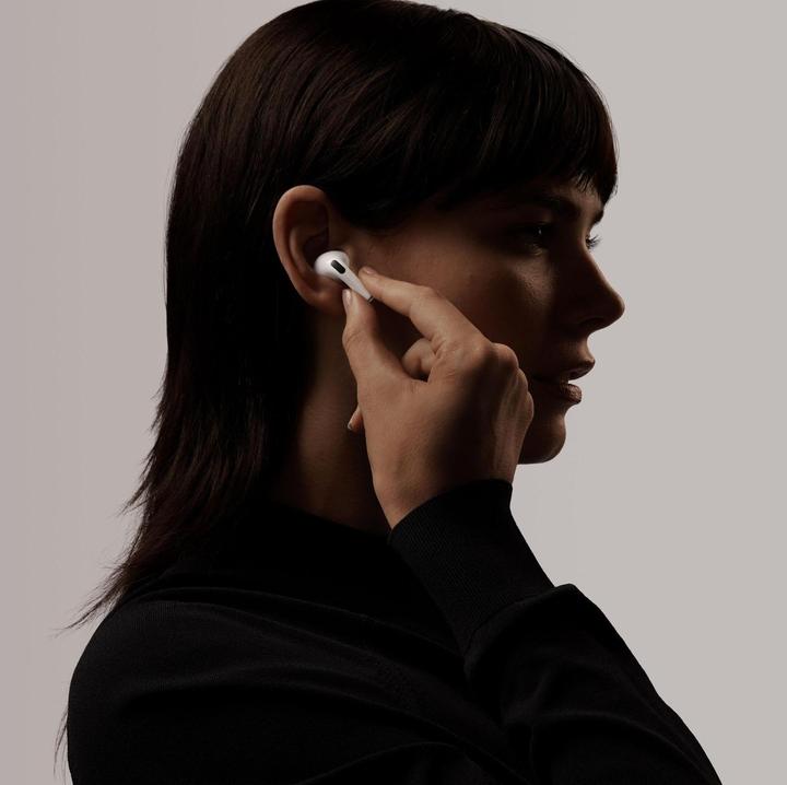 Produktbild Apple AirPods Pro (1st Gen.) MagSafe Case (ANC, 4.50 h, Kabellos)