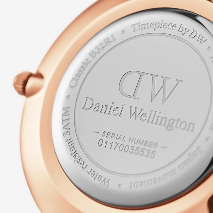Actual product image Daniel Wellington Classic Petite St. Mawes (Analogue wristwatch, 32 mm)
