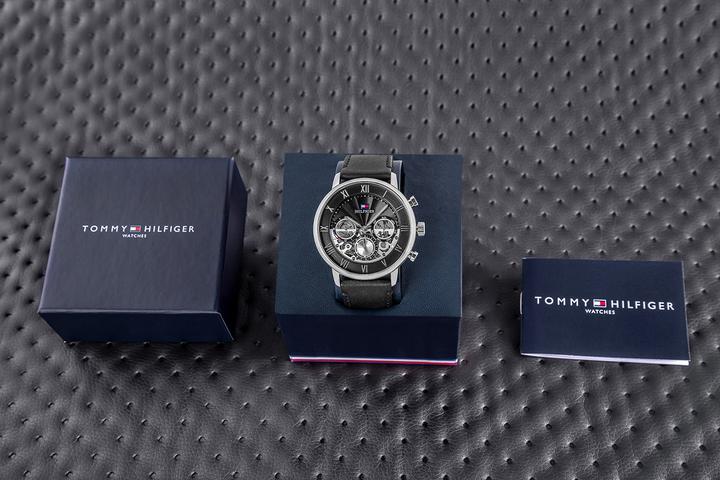 Actual product image Tommy Hilfiger Legend (Analogue wristwatch, 44 mm)