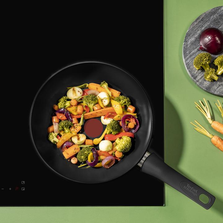 Produktbild Tefal Wokpfanne Bratpfanne Renew Black On 28cm (28 cm, Wok Pfanne, Aluminium, Keramik)