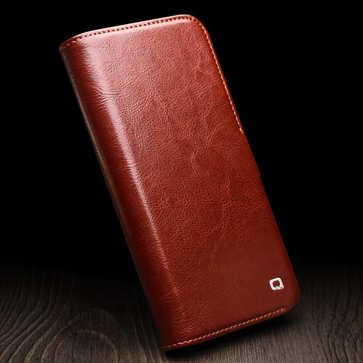 Produktbild QiAlino Hülle Flip mit magnetischem Verschluss Hellbraun (Apple iPhone 16 Pro)