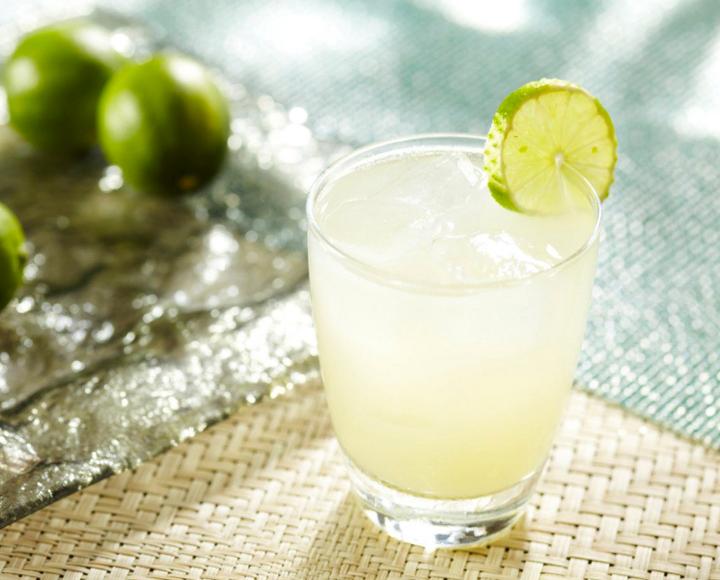 Produktbild Empresa de Bebidas y Refrescos Legendario Anejo Blanco (1 x 70 cl)