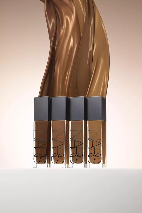 Immagine prodotto NARS Cosmetics Fondotinta Radioso Naturale Longwear (Namibia)