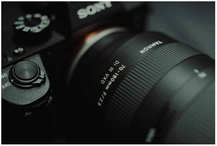 Actual product image Tamron AF 70-180mm f/2.8 Di III VXD - (EU) (Sony E, full size)