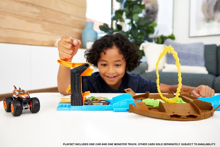 Immagine prodotto Hot Wheels Monster Trucks - Set di gioco con pneumatici acrobatici