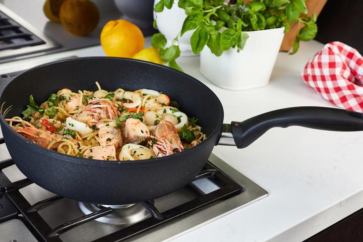 Produktbild Swiss Diamond Bratpfanne Sauteuse CLASSIC XD Schwarz (26 cm, Bratpfanne, Aluminiumguss)