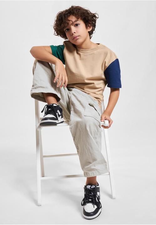 Actual product image Urban Classics Boys Organic Oversized Colorblock Tee - 19581 (134)