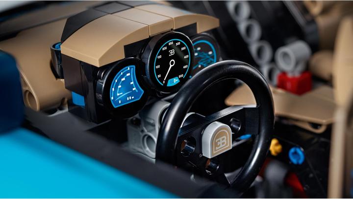 Actual product image LEGO Bugatti Chiron (42083, LEGO Technic, LEGO Rare Sets)