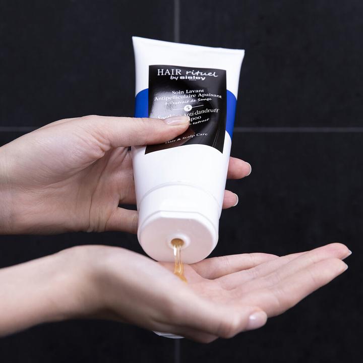 Actual product image Hair Rituel by Sisley Soin Lavant Antipelliculaire Apaisant (200 ml, Liquid shampoo)