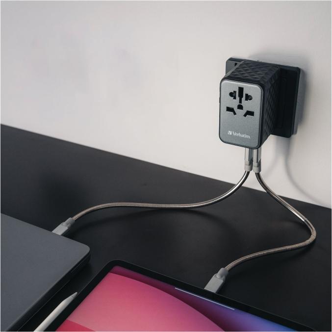 Actual product image Verbatim Universal travel adapter