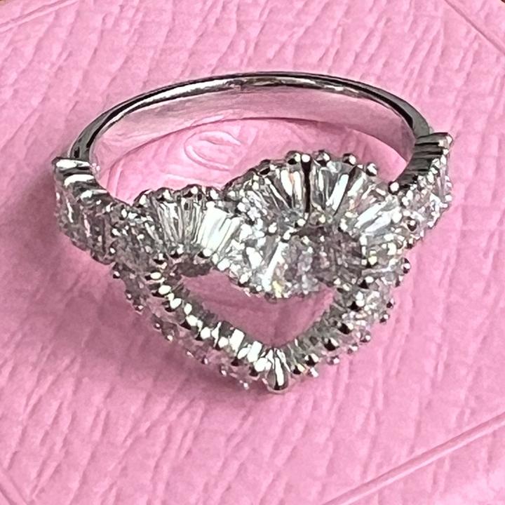 Produktbild Swarovski Matrix Cocktail Ring Verschiedene Schliffe Herz Weiss (58)