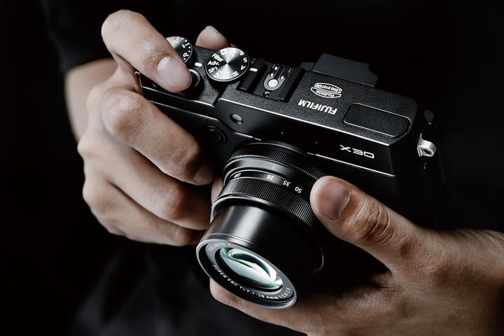 Produktbild Fujifilm X30 (2/3")