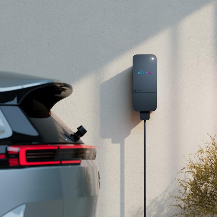 Actual product image Invisia Amina S, 22kW, 6m (Type 2, 22 kW, 32 A, Hard wired)