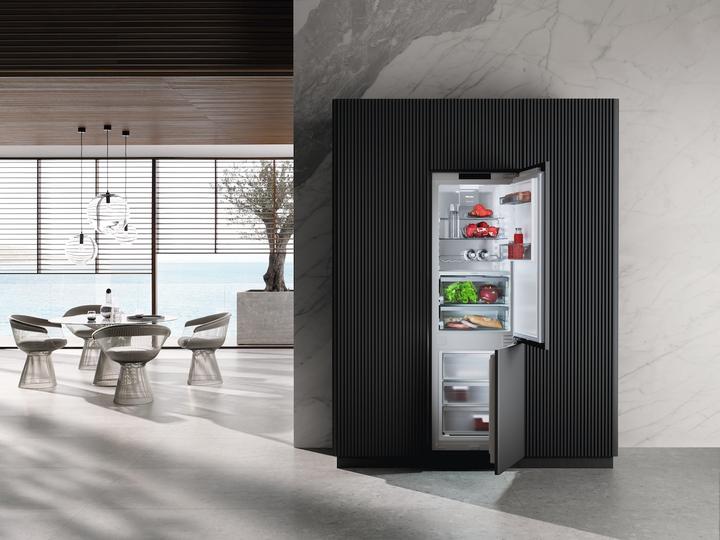 Produktbild Miele Kühl- / Gefrierkombination KFN 7744 C 125 Gala Ed (244 l)
