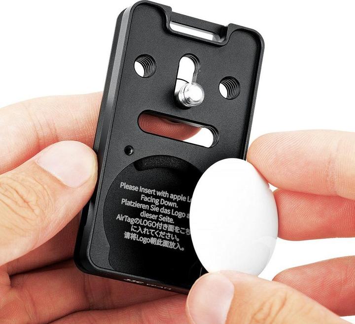 Produktbild JJC CP AT1 Arca Swiss Quick Release Plate with AirTag slot (Stativadapter)