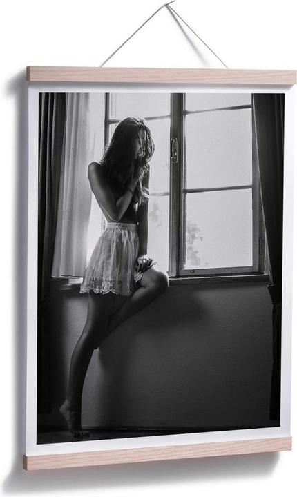 Produktbild Trenddeko Girl on the Window (24 x 30 cm)