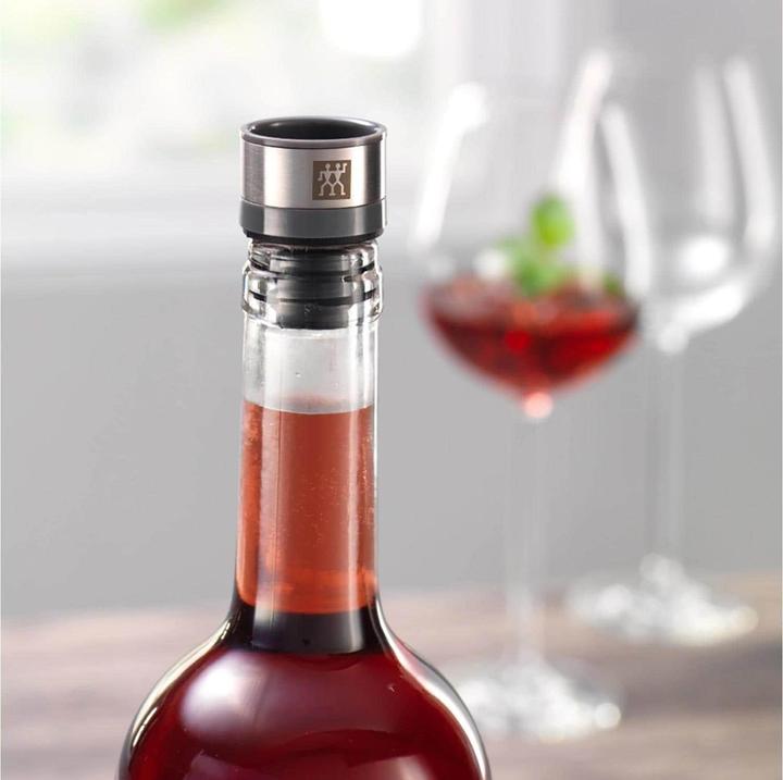 Actual product image Zwilling Vacuum wine stopper, 3x3x4 cm, grey (Wine stopper)