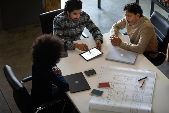 Produktbild Microsoft Surface Go 2 (4G, 10.50", 128 GB, Platin)