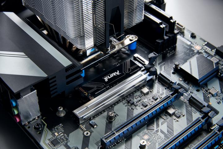 Actual product image Kingston FURY Renegade G5 (4096 GB, M.2 2280)