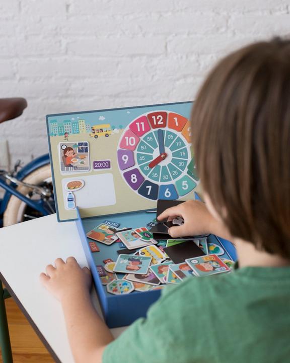 Actual product image Apli Magnetic game "The Hours", with magnetic holder (Norwegian)