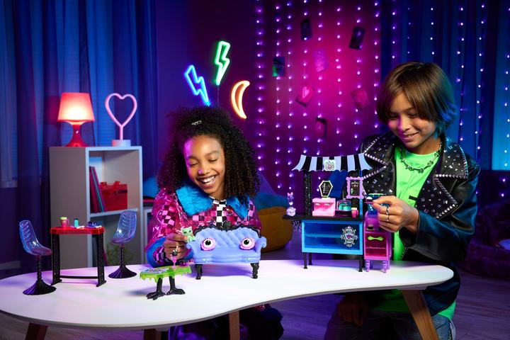 Actual product image Monster High Café Black Soul Play Set