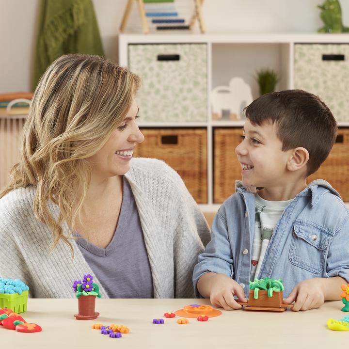 Actual product image Play-Doh Grow Your Garden Toolset