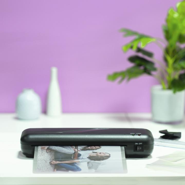 Actual product image Hama Laminator Basic 4in1 Set DIN A4/230 (80 - 125 µm, A4)