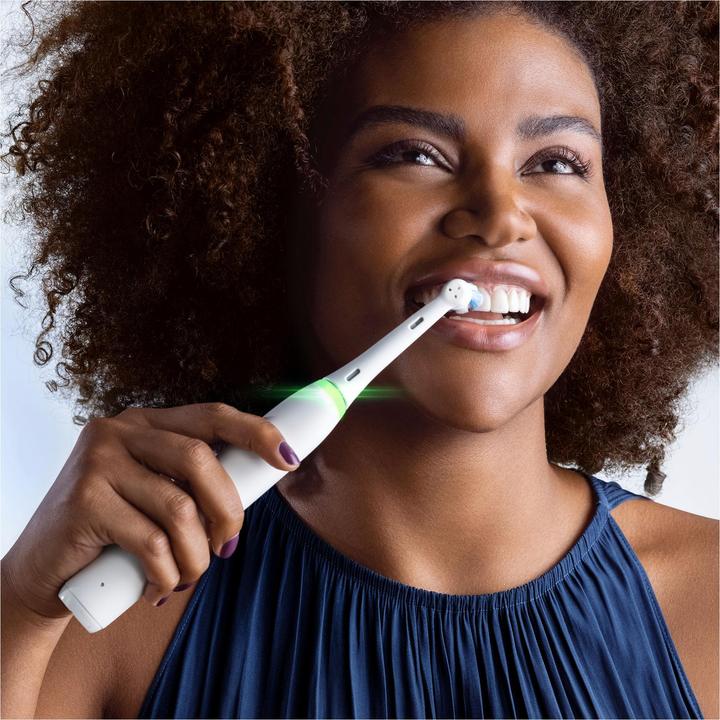 Actual product image Oral-B iO Series 4 Quite White (Oscillating toothbrush)