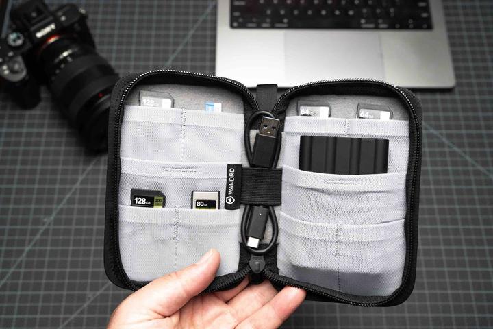 Image du produit Wandrd Memory Card Case, Sedona Orange (0.70 l)