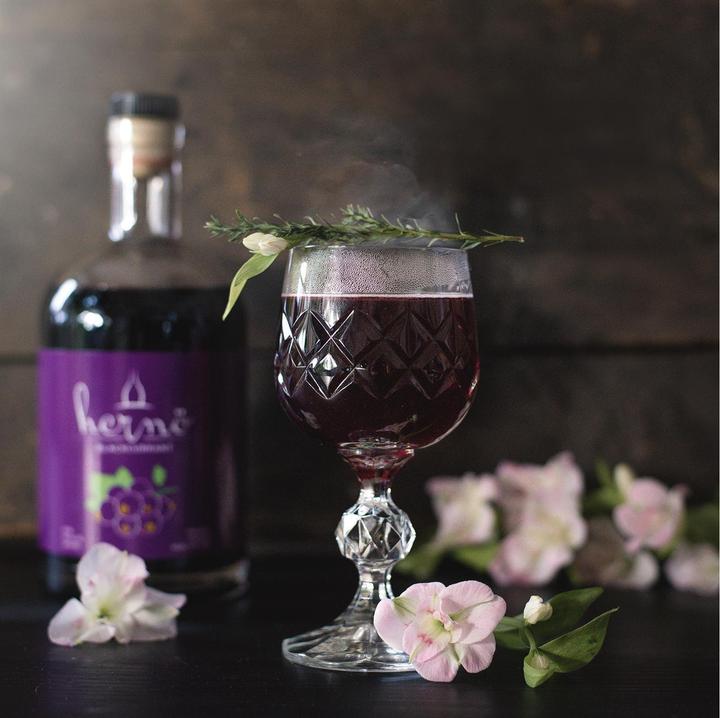 Actual product image Hernö Blackcurrant Gin (1 x 50 cl)