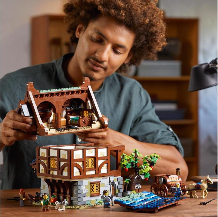 Produktbild LEGO Mittelalterliche Schmiede (21325, LEGO Ideas, LEGO Seltene Sets)