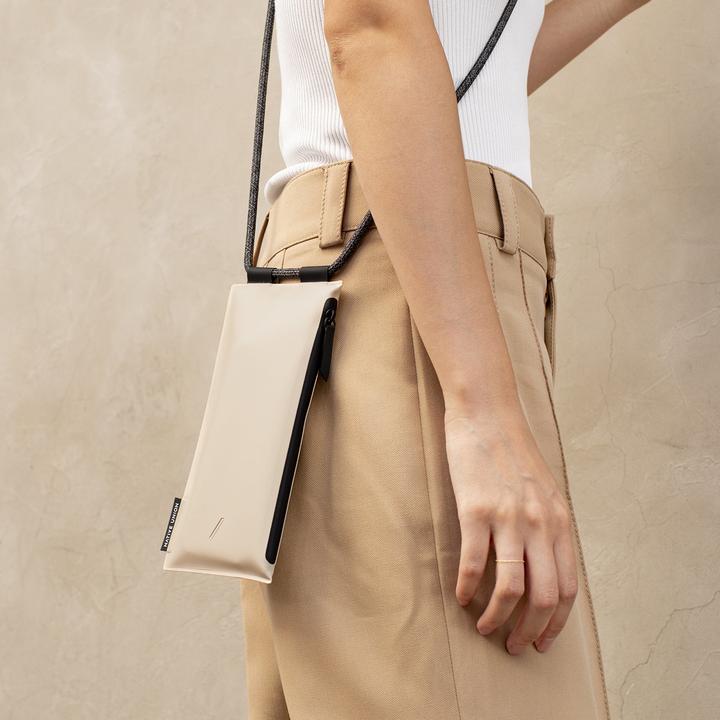 Image du produit Native Union Pochette Sling Tech (Apple iPhone 13 mini, Apple iPhone 13, Apple iPhone 12, Apple iPhone 12 Pro Max, Apple iPhone 12 Pro, Apple iPhone 13 Pro Max, Apple iPhone 12 mini, Apple iPhone 13 Pro)
