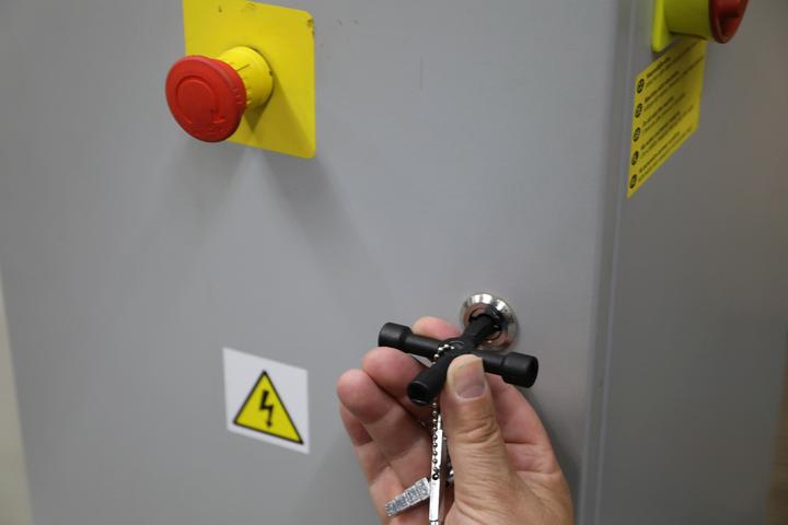 Image du produit BGS Clé universelle pour armoire technique