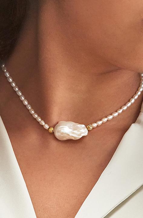 Actual product image Ellenoe Kaya (Brass, 18k gold-plated, Natural freshwater pearls, Baroque pearl)